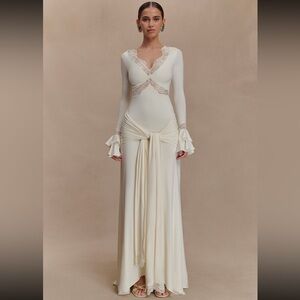 NWT MESHKI Elegant Ivory Lace-Trim Maxi Dress